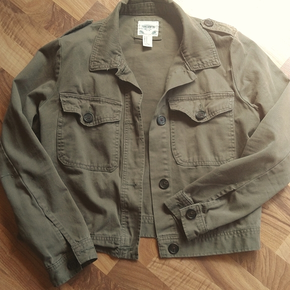 Forever 21 Jackets & Blazers - Forever 21 Crop Army green jacket